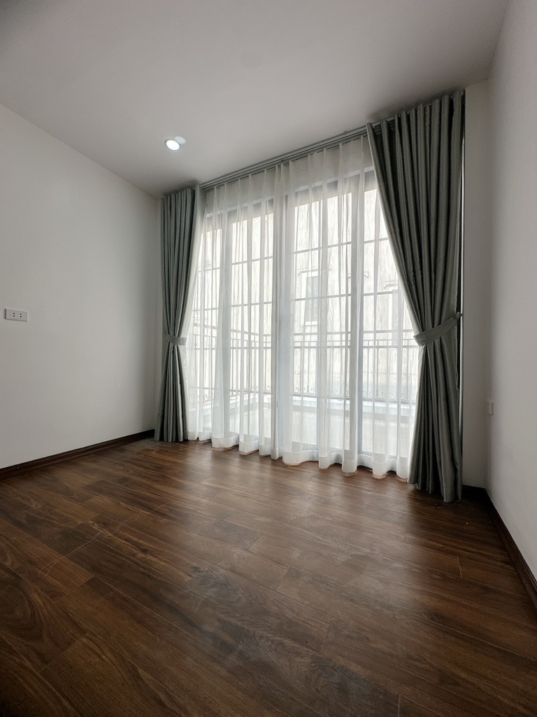 Bán nhà Tôn Đức Thắng nhỉnh 5 tỷ  - 20m2  5 tầng - 3 phòng ngủ
