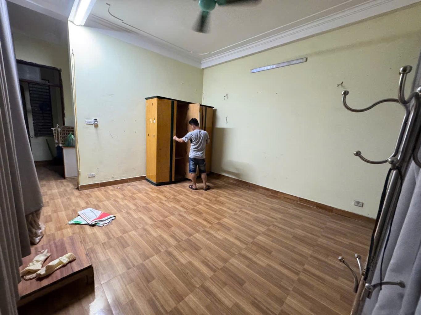 Bán nhà Cự Lộc - diện tích 26.6m2 4 tầng - Lô góc, ngõ ô tô thông - giá 7.5 tỷ