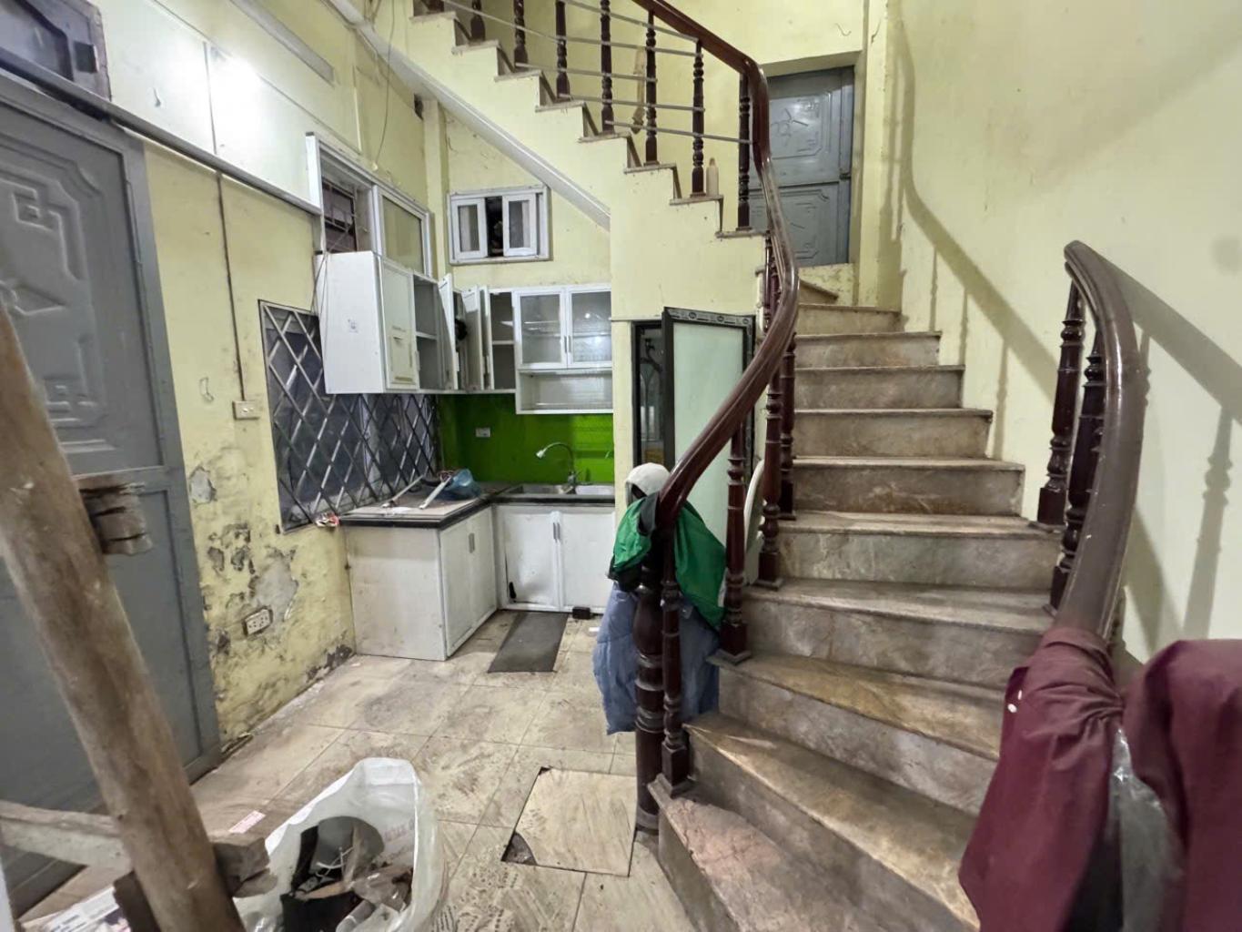 Bán nhà Cự Lộc - diện tích 26.6m2 4 tầng - Lô góc, ngõ ô tô thông - giá 7.5 tỷ