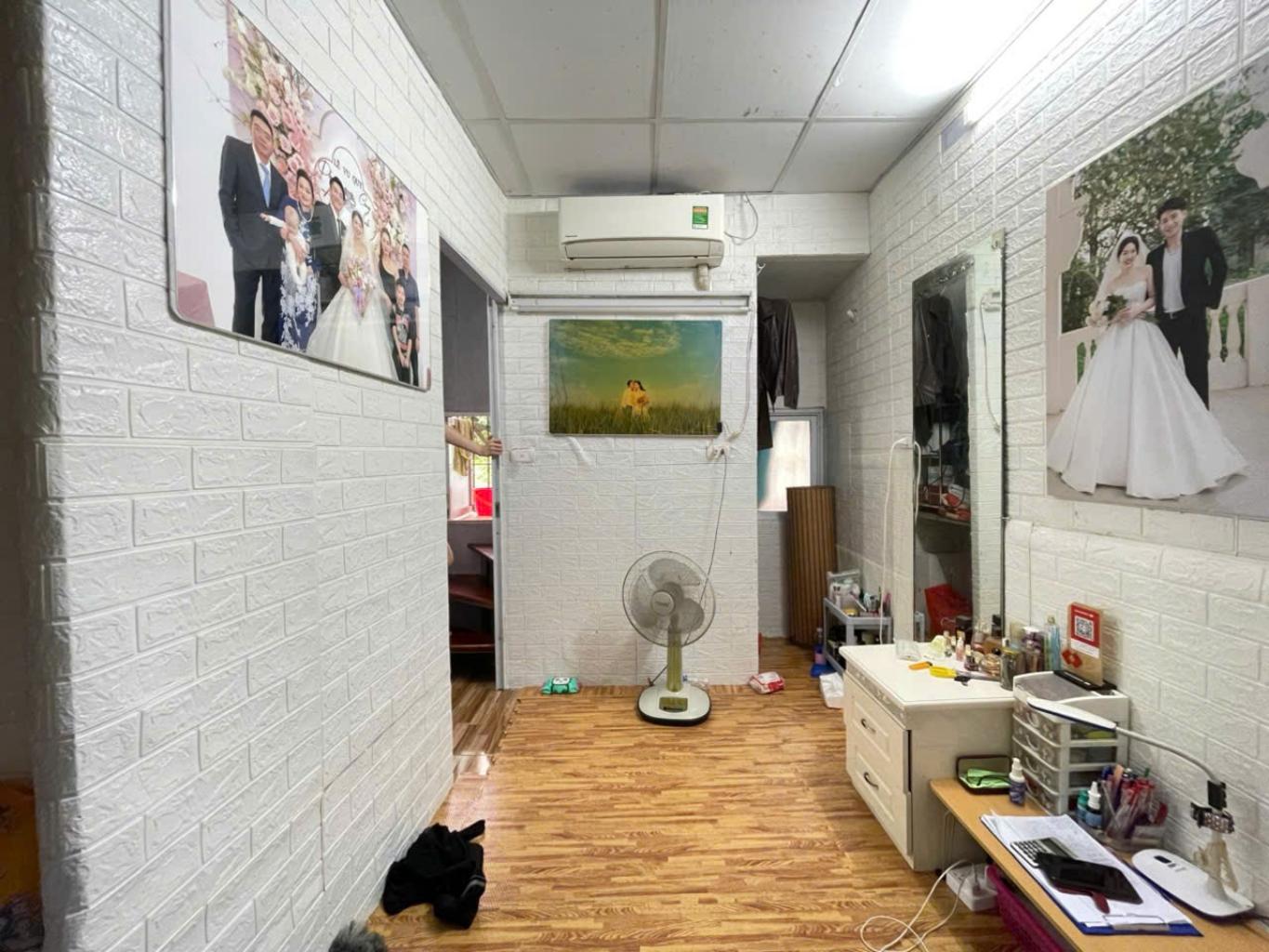 Bán nhà Nguyễn Công Trứ - diện tích 55m2 3 tầng - Tập thể VIP - giá 3,2 tỷ