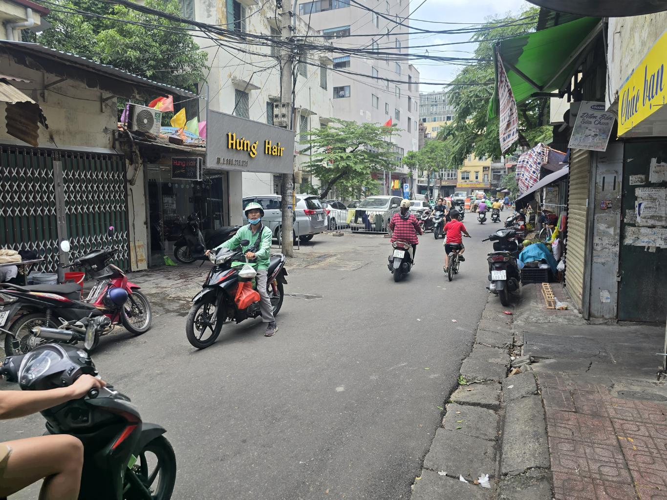 Bán nhà Nguyễn Công Trứ - diện tích 55m2 3 tầng - Tập thể VIP - giá 3,2 tỷ