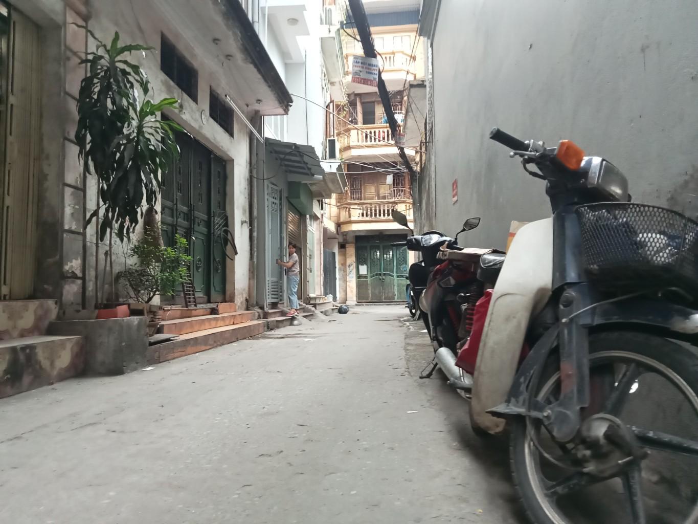 Bán nhà Ngõ Thông Phong - diện tích 48.8m2 3 tầng - Nhà 2 mặt ngõ thông, ô tô tránh - giá 16,3 tỷ