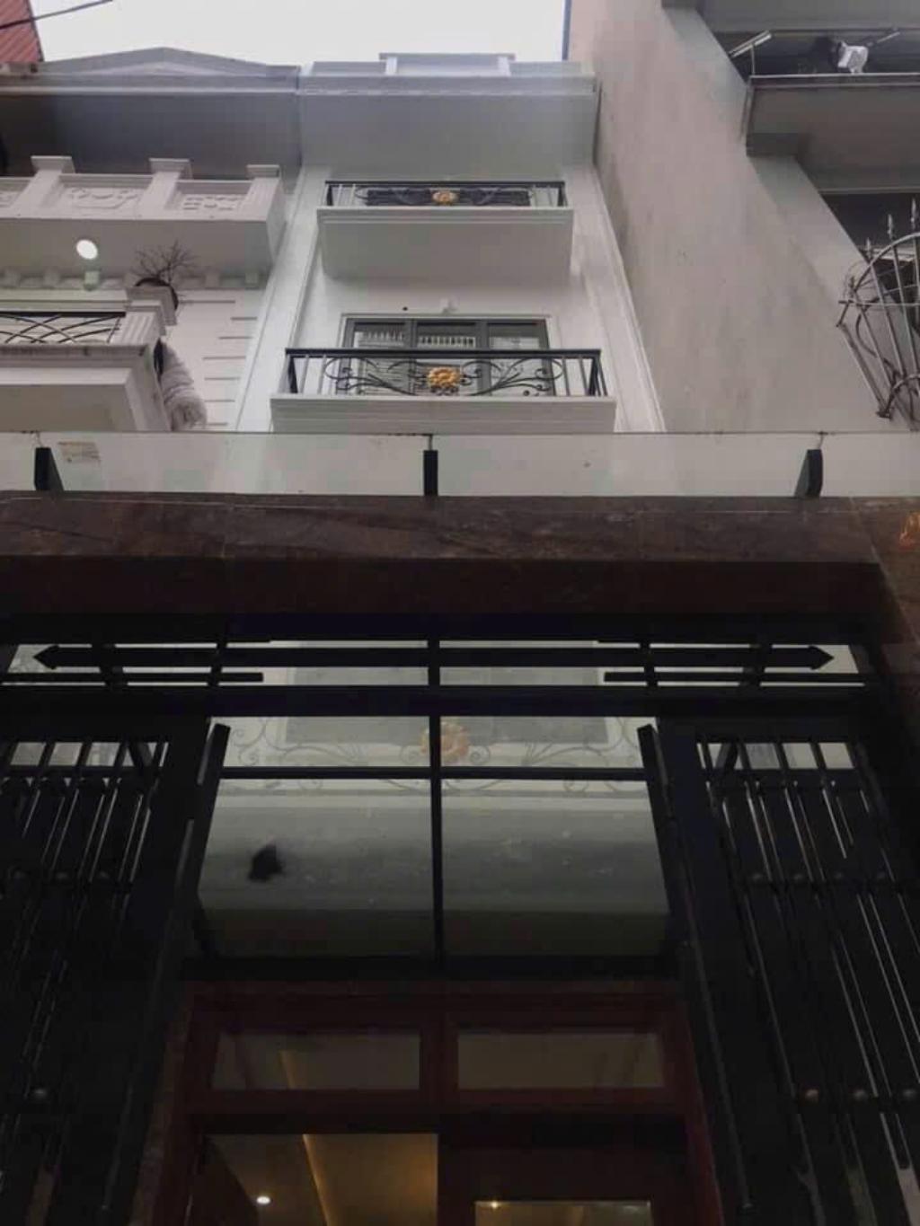 Bán nhà Quan Nhân - diện tích 62m2 5 tầng - Nhà rất đẹp, ô tô lý thuyết - giá 14,8 tỷ