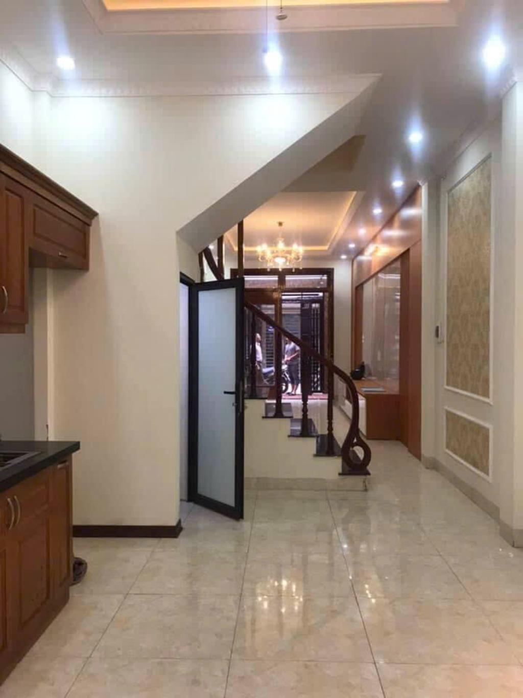 Bán nhà Quan Nhân - diện tích 62m2 5 tầng - Nhà rất đẹp, ô tô lý thuyết - giá 14,8 tỷ