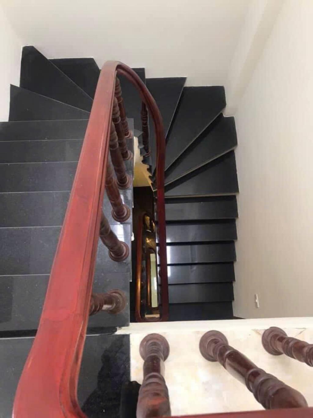 Bán nhà Quan Nhân - diện tích 62m2 5 tầng - Nhà rất đẹp, ô tô lý thuyết - giá 14,8 tỷ