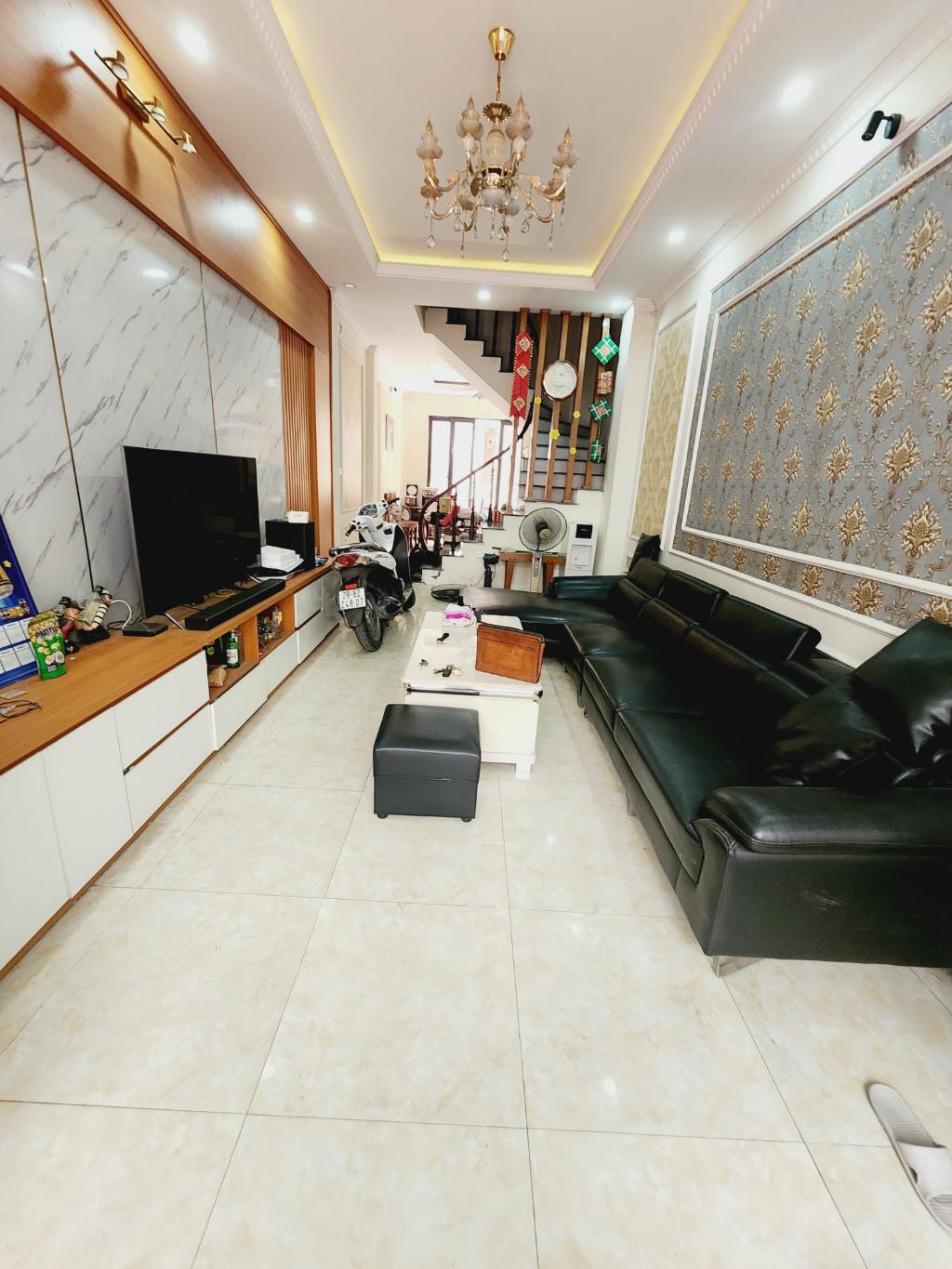 Bán nhà Quan Nhân - diện tích 62m2 5 tầng - Nhà rất đẹp, ô tô lý thuyết - giá 14,8 tỷ