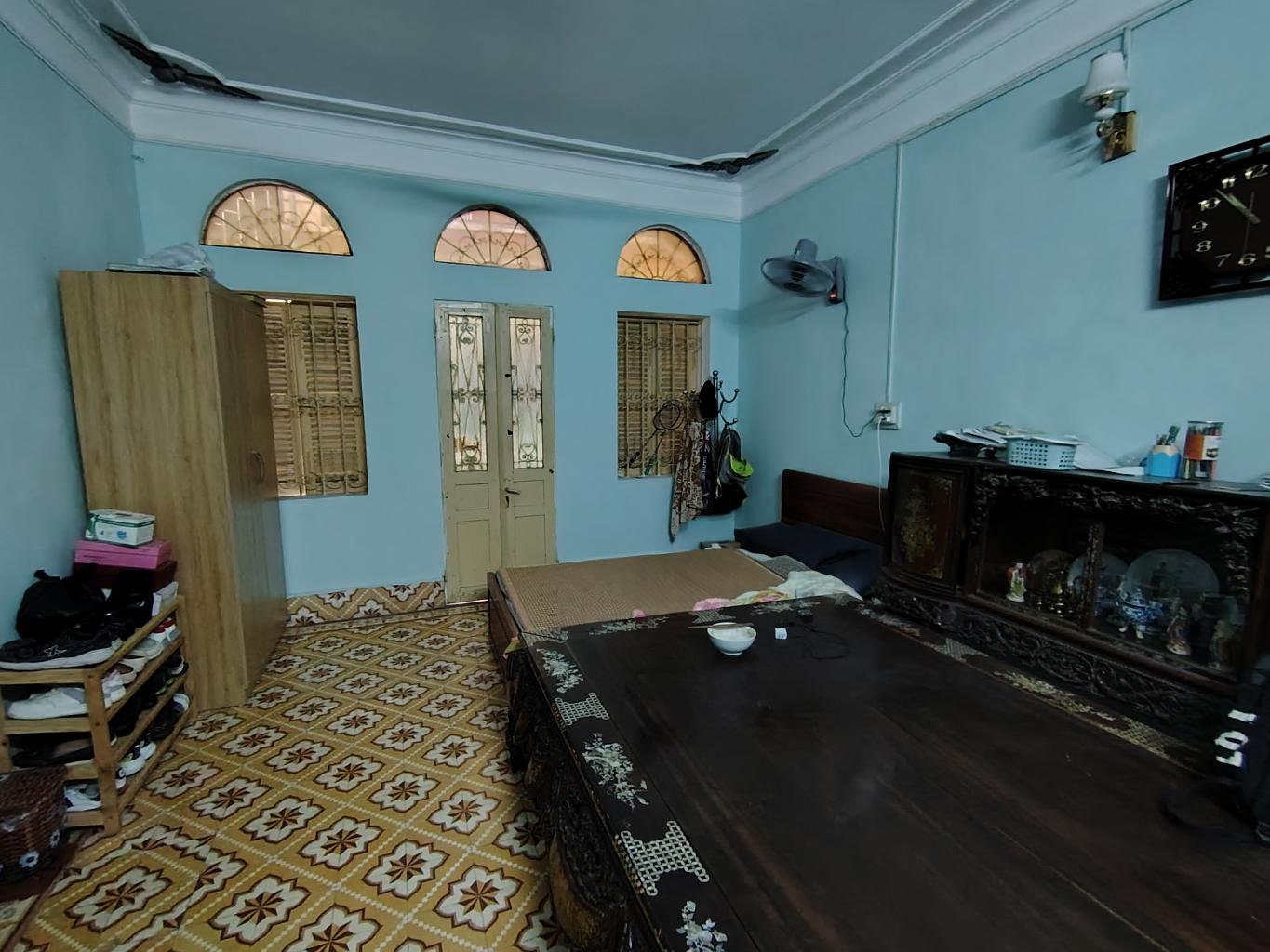 Bán nhà Đê La Thành - diện tích 39,3m2 3 tầng - Mặt tiền rộng, ba gác tránh - giá 7,7 tỷ