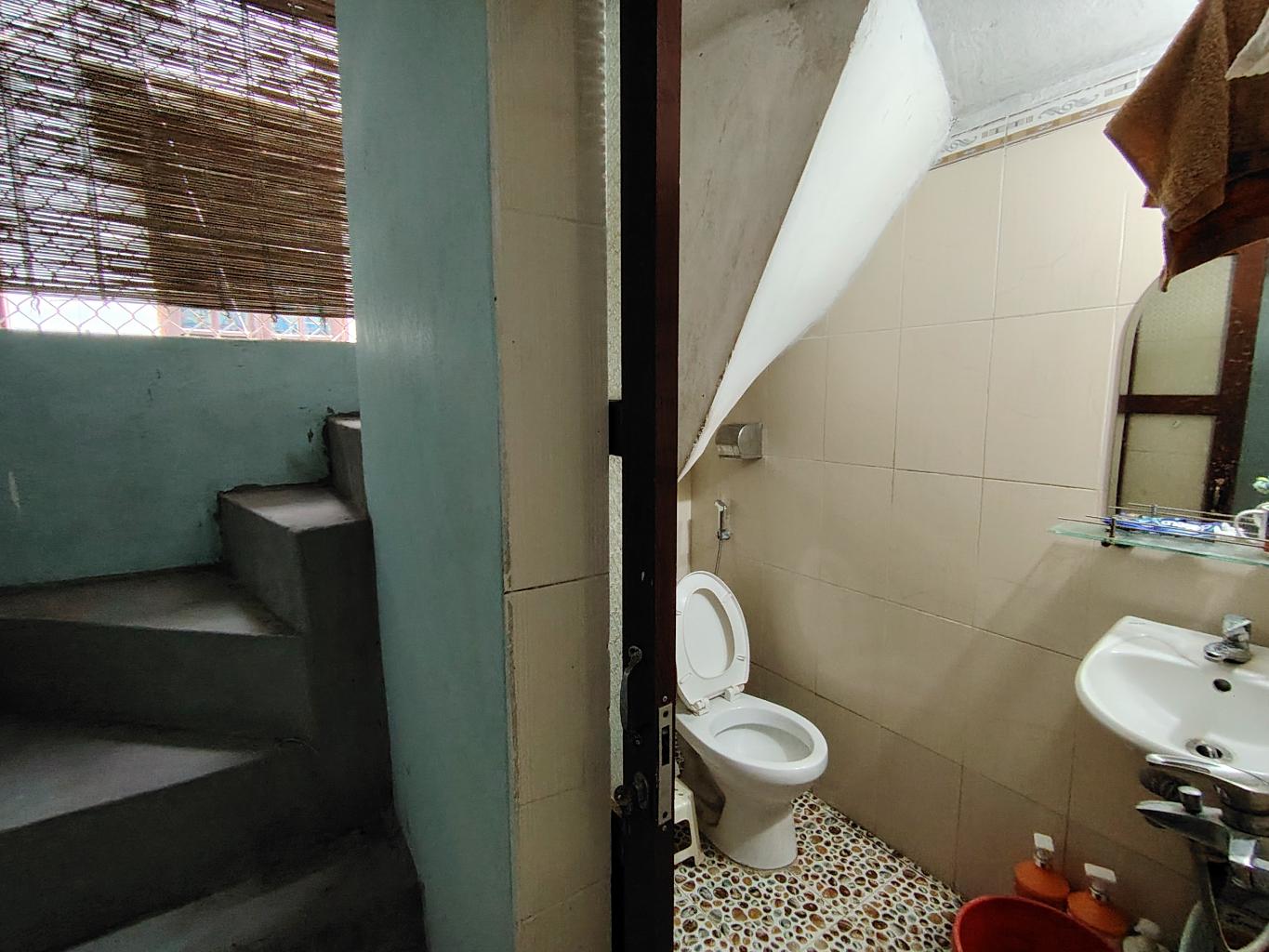 Bán nhà Đê La Thành - diện tích 39,3m2 3 tầng - Mặt tiền rộng, ba gác tránh - giá 7,7 tỷ