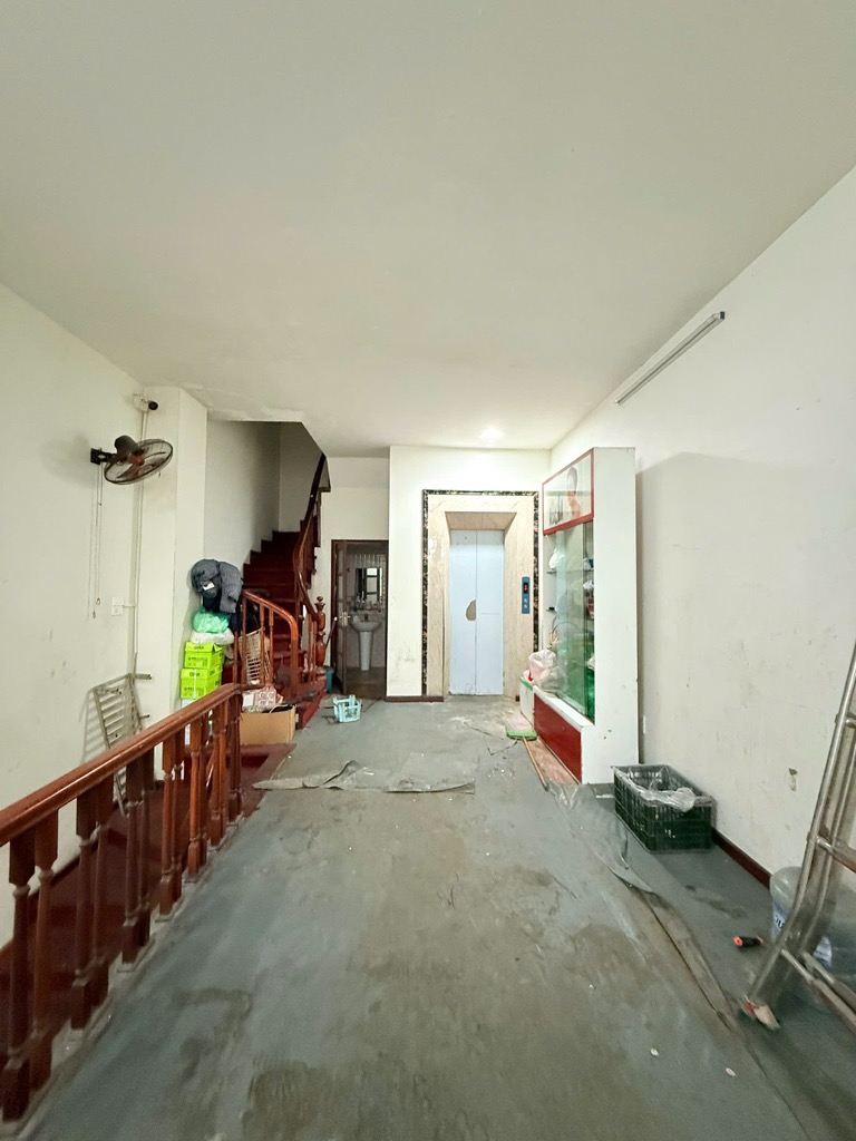 Bán nhà Giải Phóng - diện tích 54m2 7 tầng - Ô TÔ TRÁNH - giá 22,8 tỷ