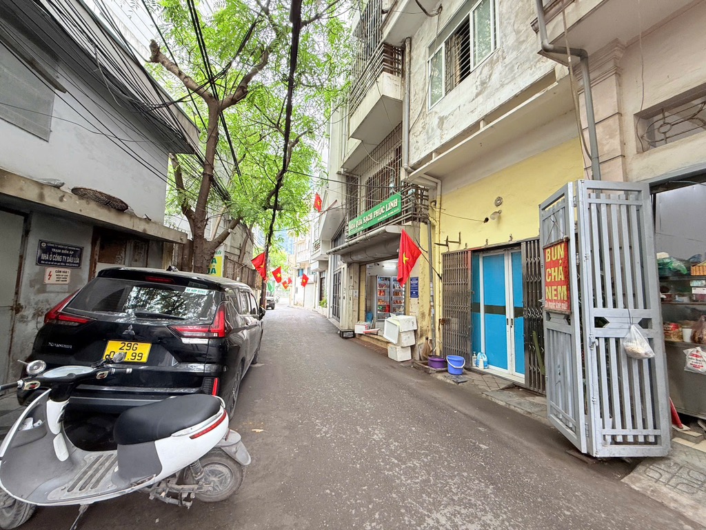 Bán nhà Giải Phóng - diện tích 54m2 7 tầng - Ô TÔ TRÁNH - giá 22,8 tỷ