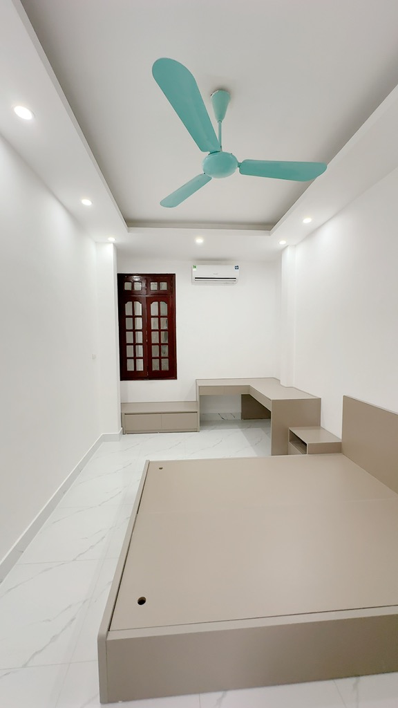 Bán nhà Hoàng Văn Thái - 25m2 x 4 tầng - lô góc thoáng sáng - vài chục mét ra phố - giá 6.7 tỷ