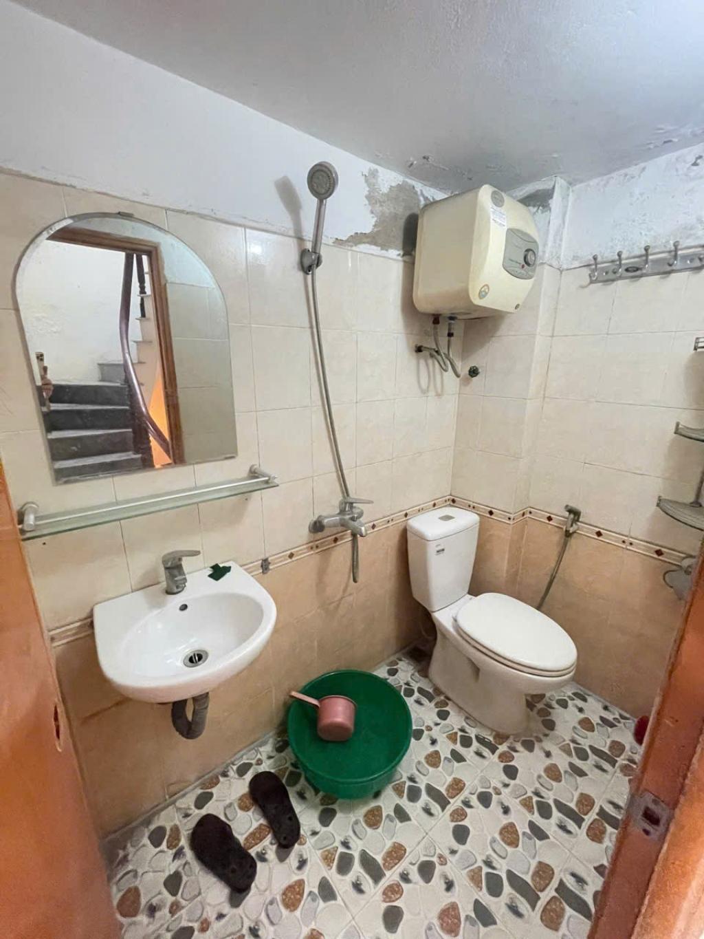 Bán nhà Nguyễn Chính - 26m2 x 4 tầng - ô tô đỗ cách 7m - giá 5.3 tỷ