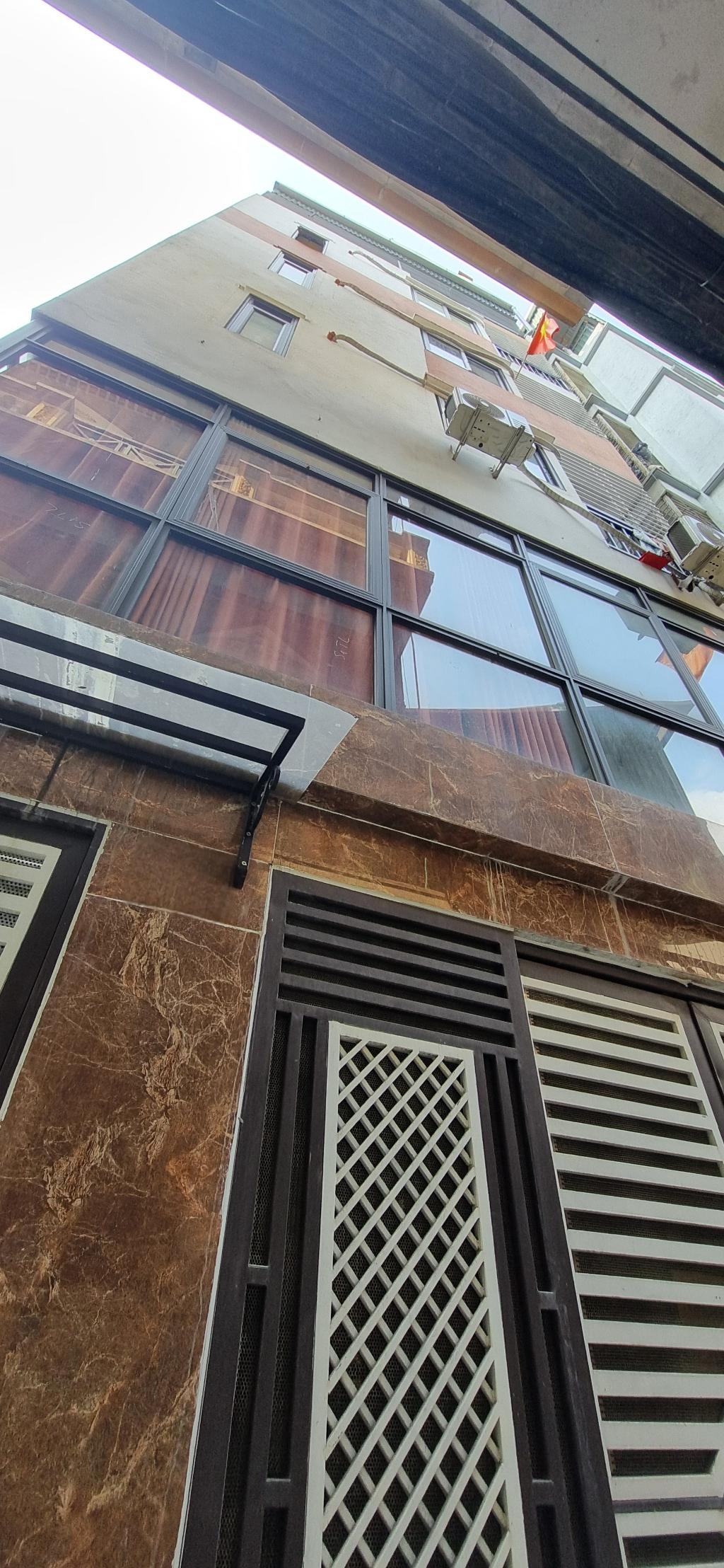 Bán nhà Dương Văn Bé - diện tích 66.5m2 6 tầng - Lô góc, gần phố - giá 16,6 tỷ