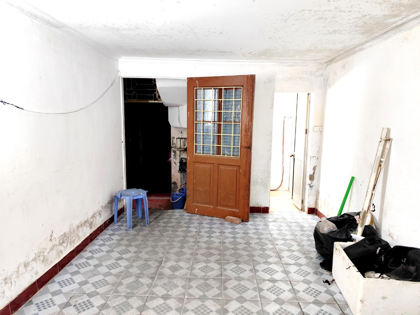 Bán nhà Ngõ 218 Khâm Thiên - 25m2 x 5 tầng - gần chợ, tiện giao thông - giá 3.7 tỷ
