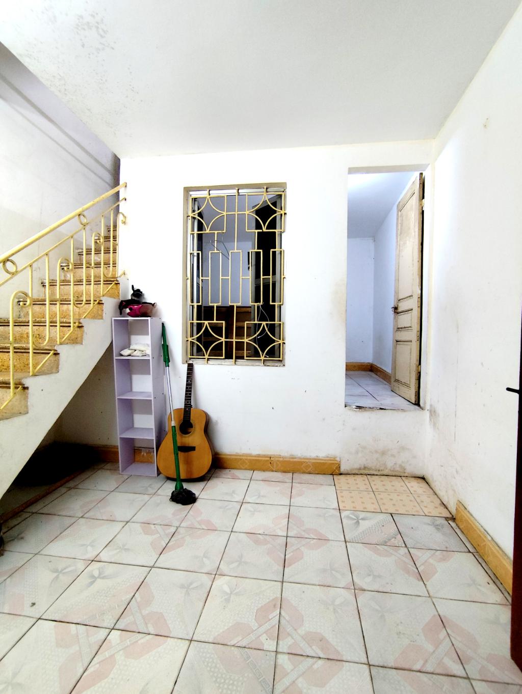 Bán nhà Ngõ 218 Khâm Thiên - 25m2 x 5 tầng - gần chợ, tiện giao thông - giá 3.7 tỷ