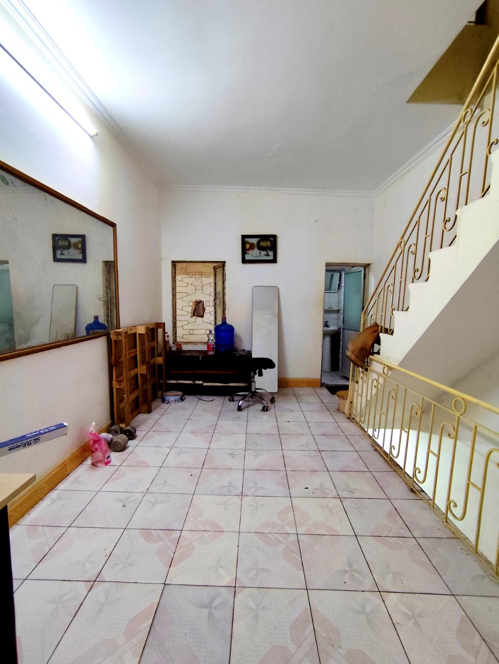 Bán nhà Ngõ 218 Khâm Thiên - 25m2 x 5 tầng - gần chợ, tiện giao thông - giá 3.7 tỷ