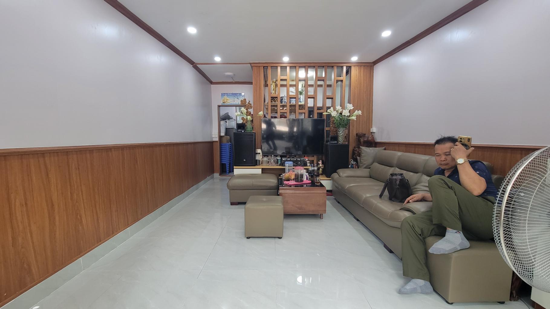 Bán nhà Hoàng Đạo Thành - diện tích 120m2 1 tầng - 2 mặt ngõ ô tô - giá 7,2 tỷ