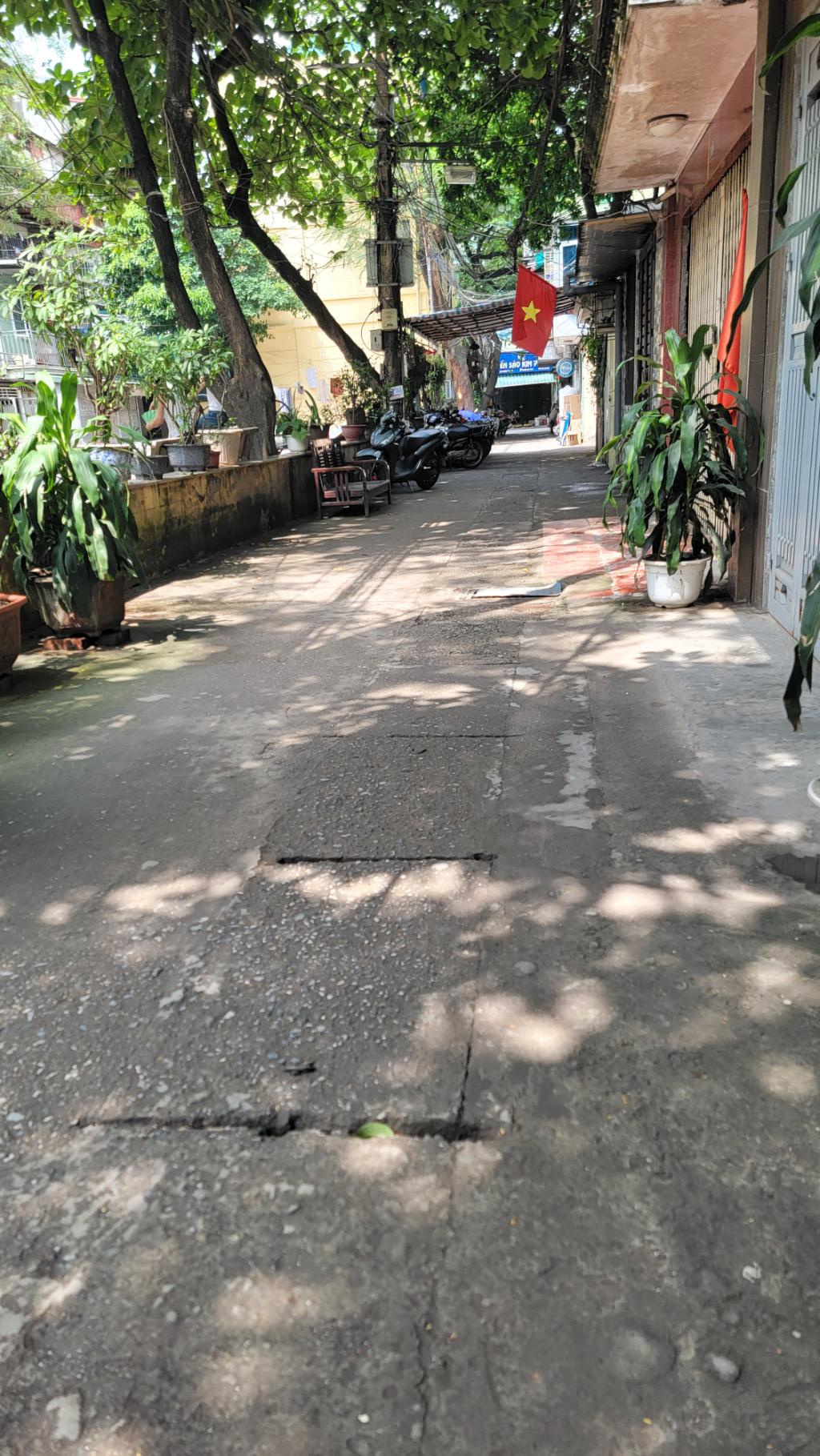 Bán nhà Hoàng Đạo Thành - diện tích 120m2 1 tầng - 2 mặt ngõ ô tô - giá 7,2 tỷ