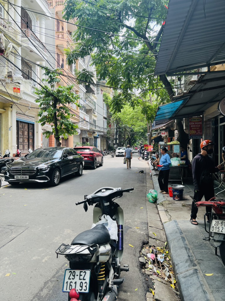 Bán nhà Lạc Nghiệp - diện tích 32m2 3 tầng - MẶT PHỐ - VỈA HÈ KINH DOANH - giá 6,4 tỷ