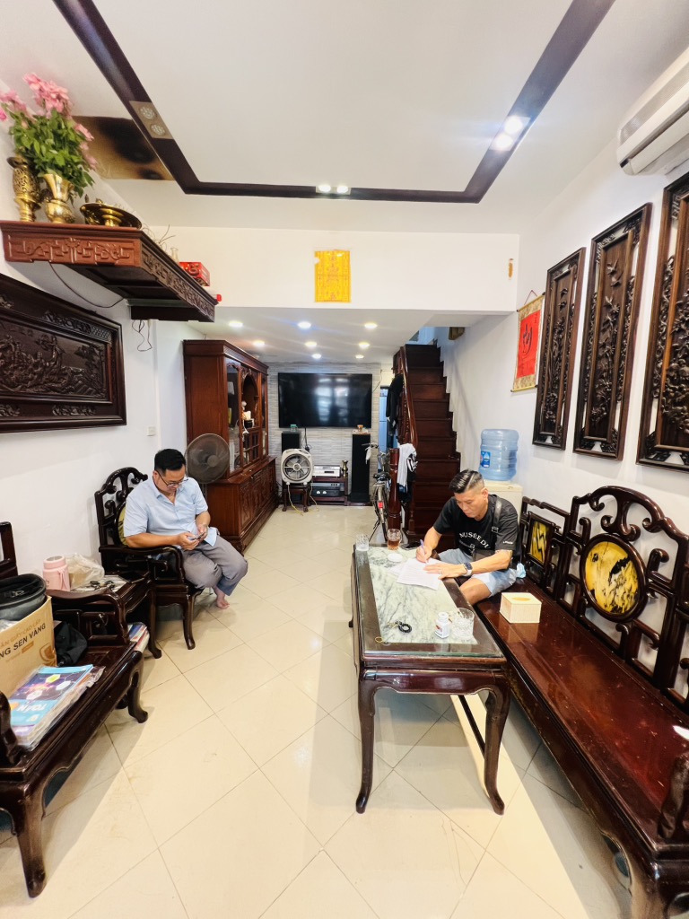 Bán nhà Lạc Nghiệp - diện tích 32m2 3 tầng - MẶT PHỐ - VỈA HÈ KINH DOANH - giá 6,4 tỷ