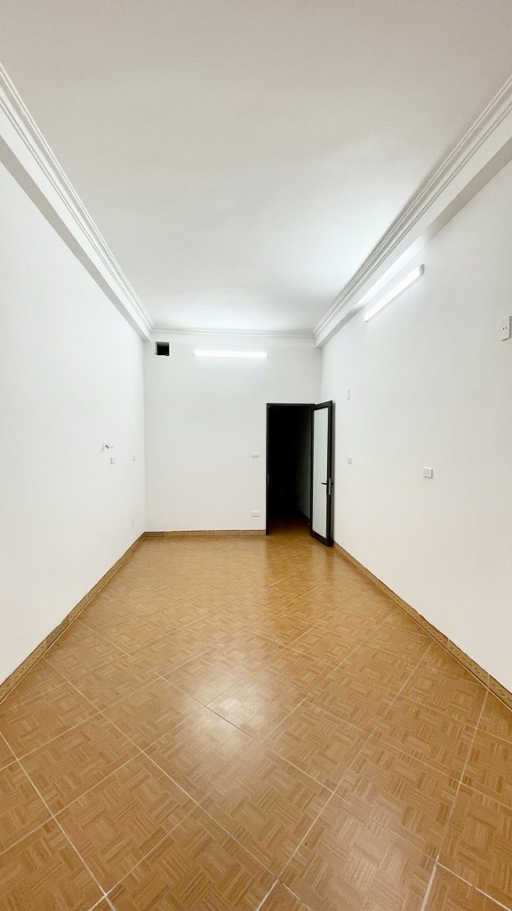 Bán nhà Đền Lừ 2 - diện tích 30m2 5 tầng - Ô TÔ TRÁNH - giá 15 tỷ