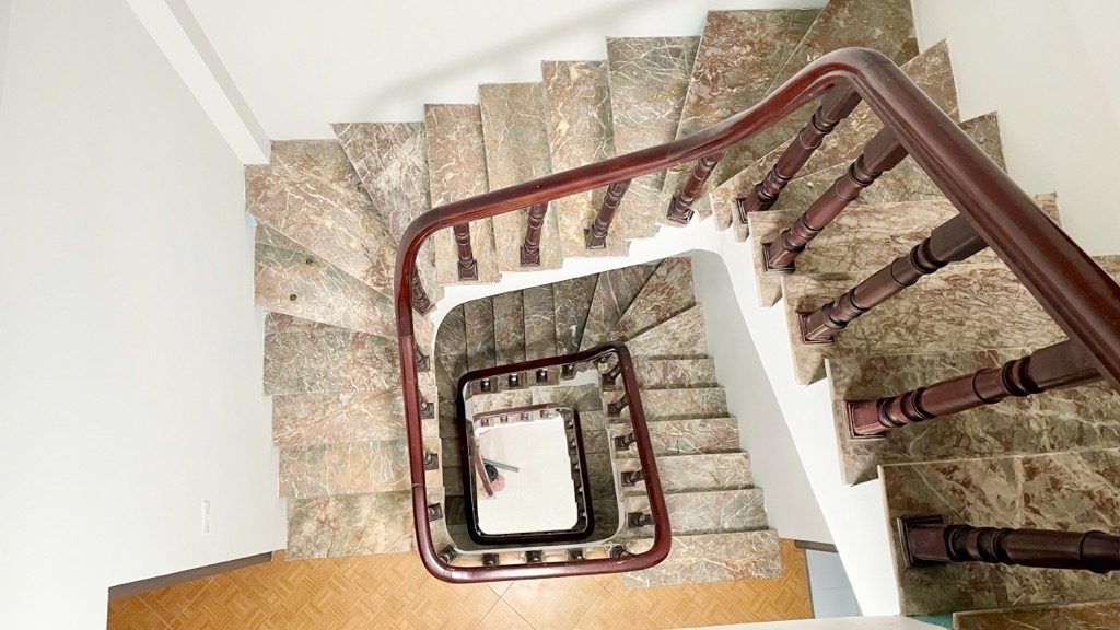 Bán nhà Đền Lừ 2 - diện tích 30m2 5 tầng - Ô TÔ TRÁNH - giá 15 tỷ