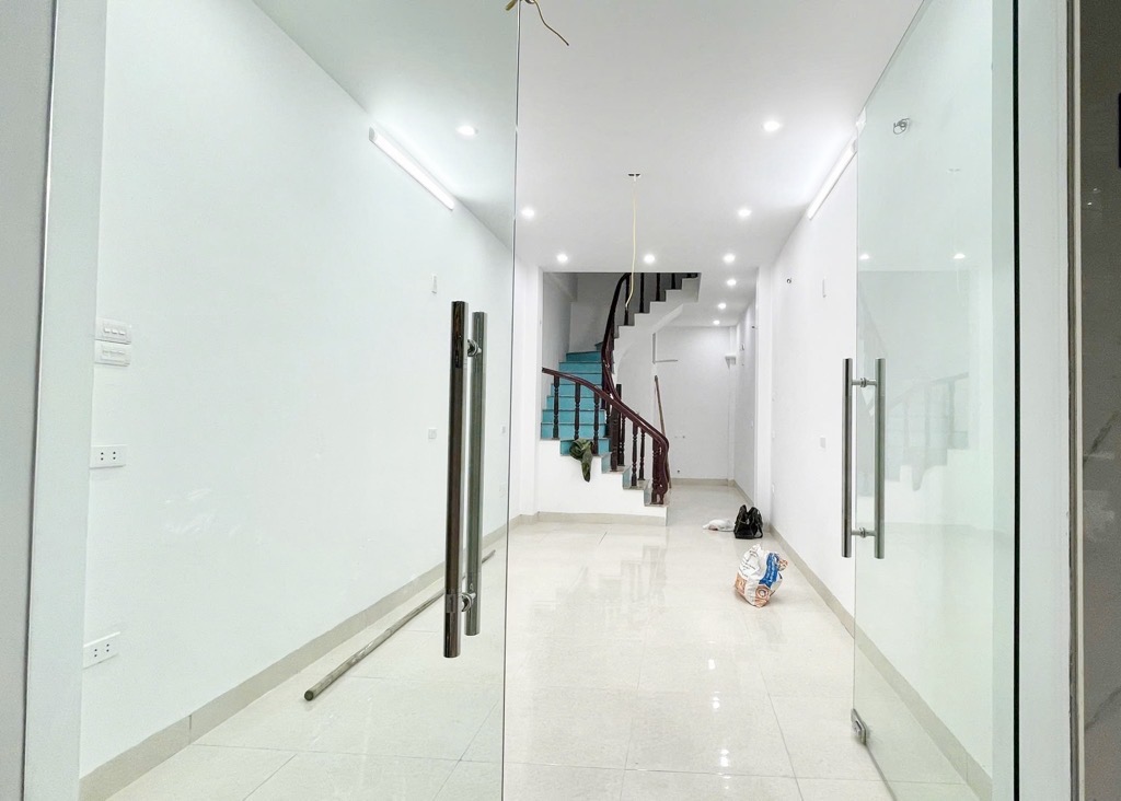 Bán nhà Đền Lừ 2 - diện tích 30m2 5 tầng - Ô TÔ TRÁNH - giá 15 tỷ