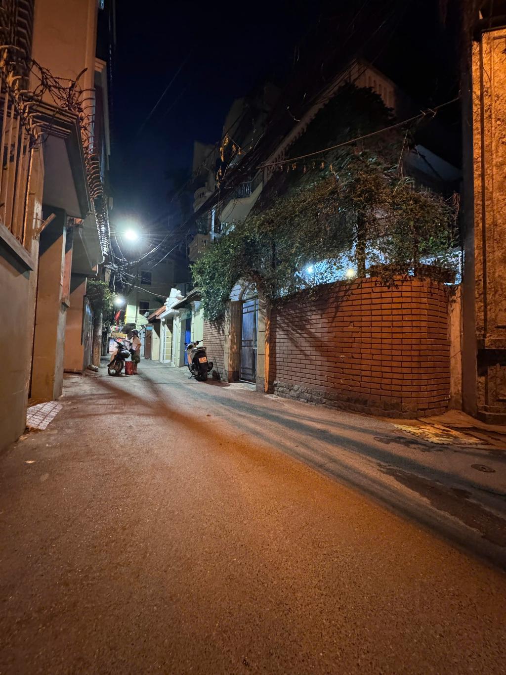 Bán nhà Nguyễn Ngọc Nại - diện tích 77m2 3 tầng - ô tô đỗ cửa - giá 20,5 tỷ