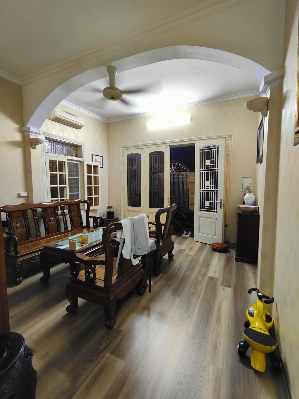 Bán nhà Nguyễn Ngọc Nại - diện tích 77m2 3 tầng - ô tô đỗ cửa - giá 20,5 tỷ