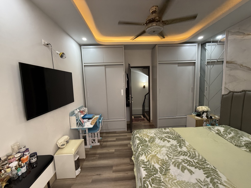 Bán nhà Tân Mai - 23m2 3 tầng  -  gần ô tô - giá 3.89 tỷ