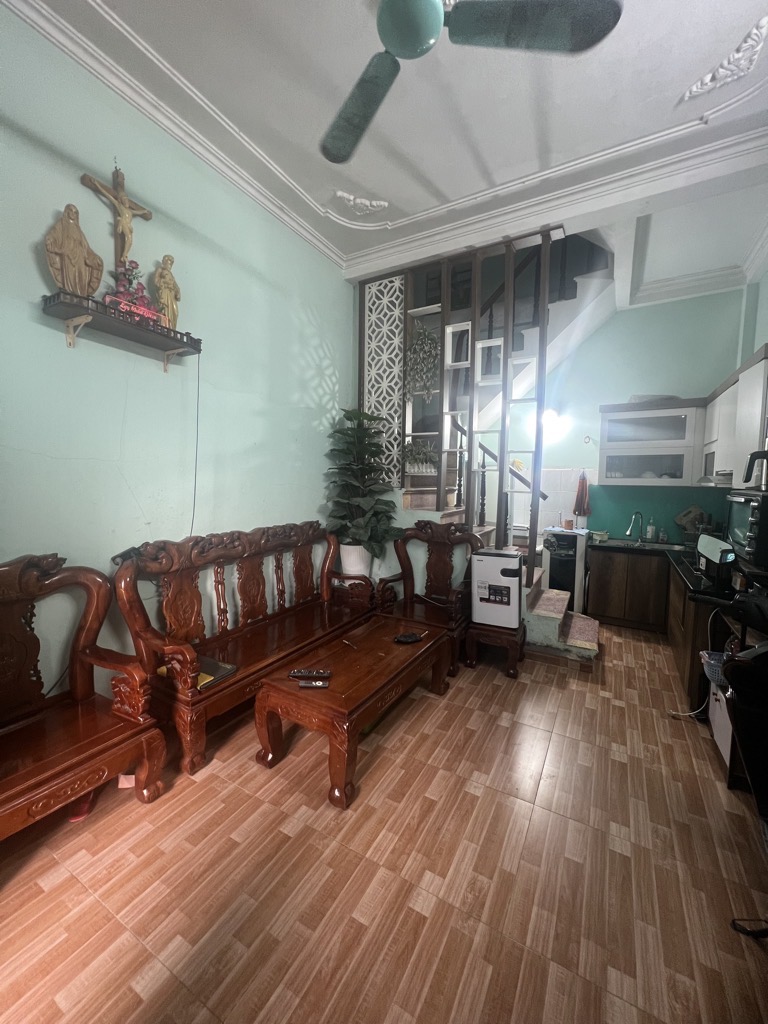 Bán nhà Lĩnh Nam - 22.5m2 4 tầng - gần ô tô - gần 5 tỷ