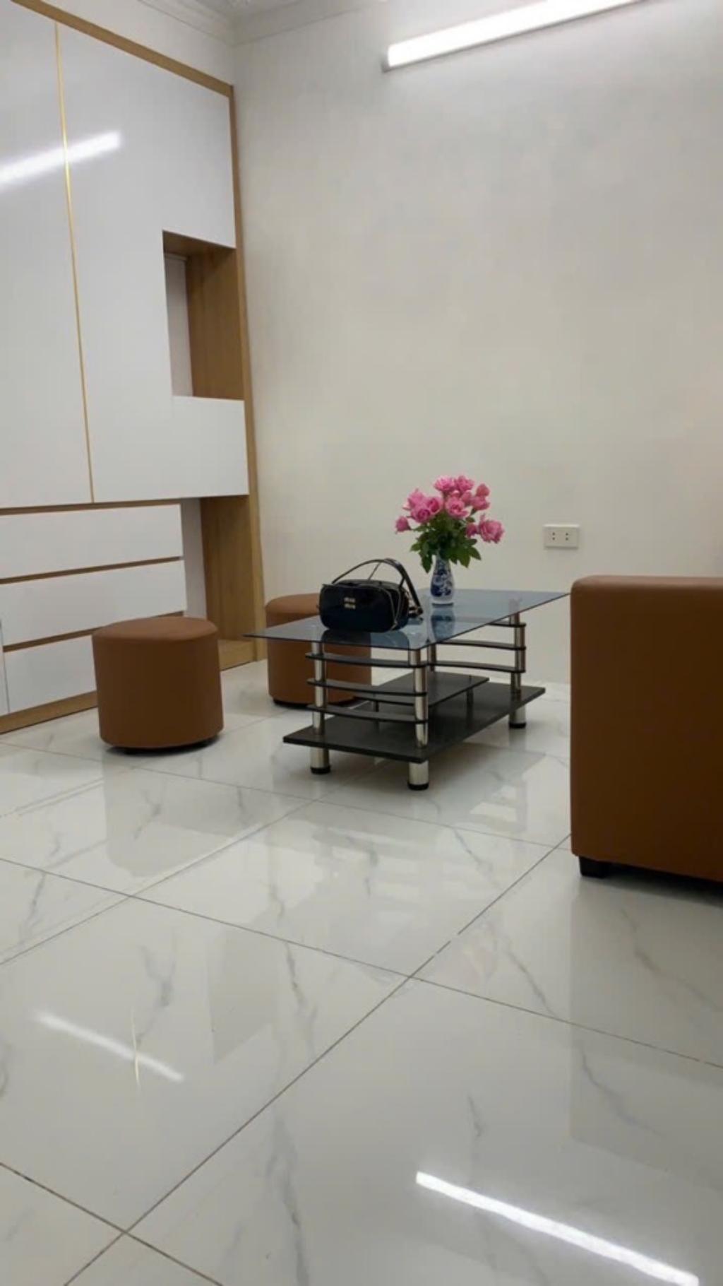 Bán nhà Tôn Đức Thắng - 15.5/35 m2 - gần phố, full nội thất - giá 2,7 tỷ