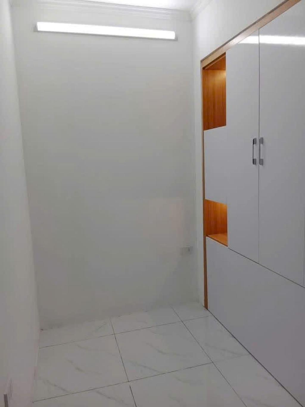 Bán nhà Tôn Đức Thắng - 15.5/35 m2 - gần phố, full nội thất - giá 2,7 tỷ