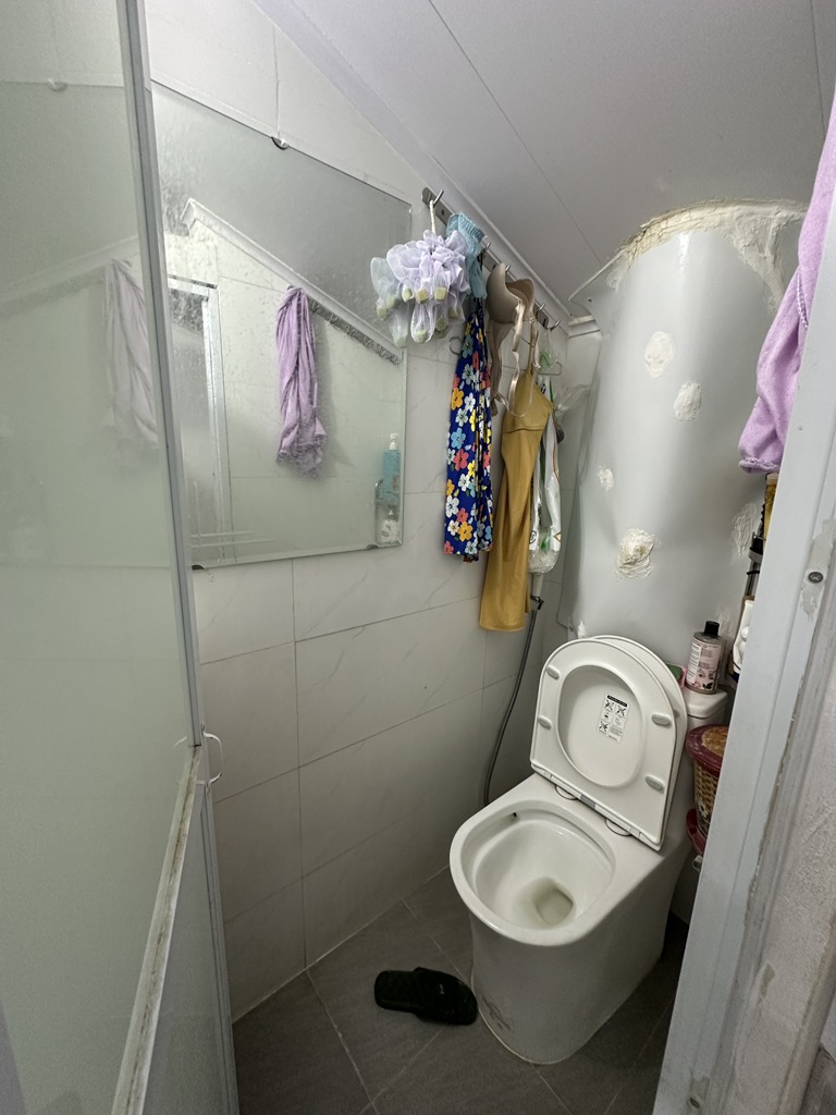 Bán nhà Mai Động - diện tích 10m2 2 tầng - Kiot 11M - giá 1,7 tỷ