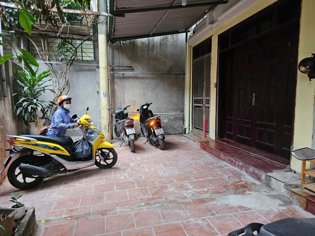 Bán nhà Kim Đồng - diện tích 50m2 5 tầng - nhà đẹp hiếm có - giá 15,2 tỷ