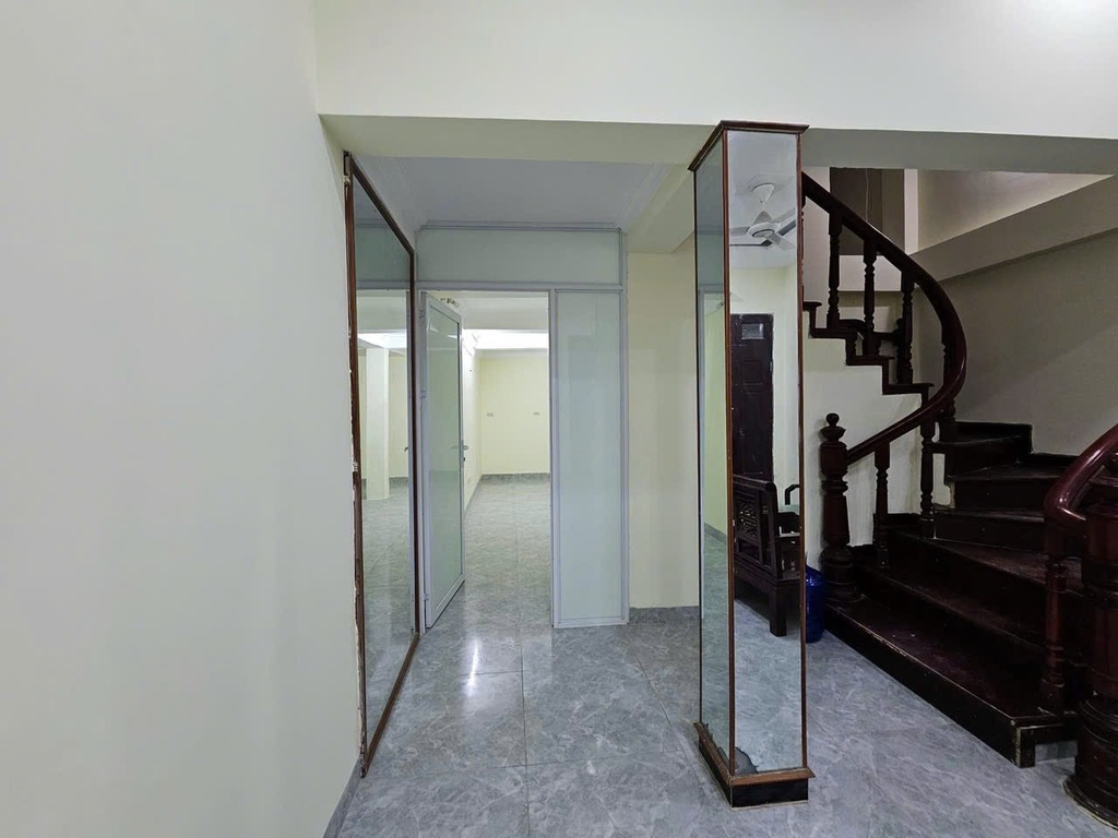 Bán nhà Kim Đồng - diện tích 50m2 5 tầng - nhà đẹp hiếm có - giá 15,2 tỷ