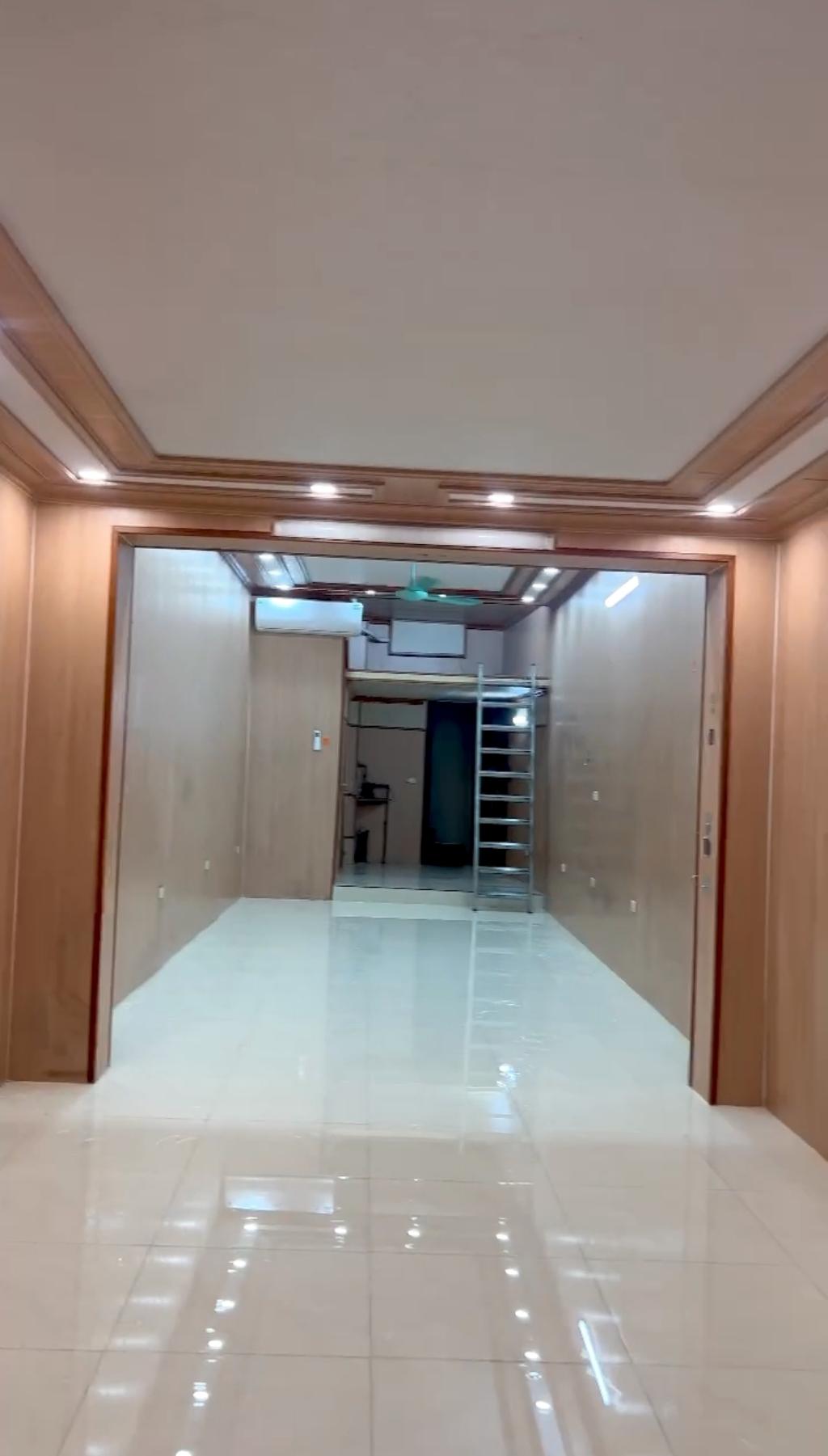 Bán nhà Giải Phóng - diện tích 60m2 2 tầng - MẶT PHỐ -Ô TÔ -KINH DOANH - giá 19 tỷ