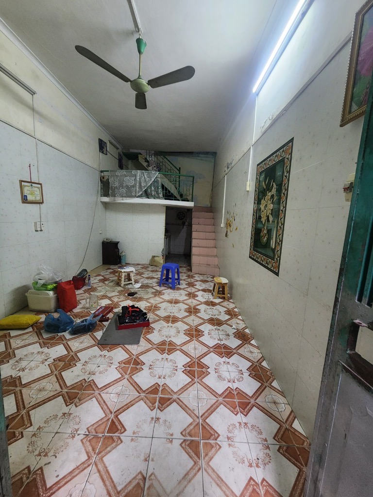 Bán nhà Hoàng Mai - 28m2 2,5 tầng - gần Ô tô - giá nhỉnh 5 tỷ
