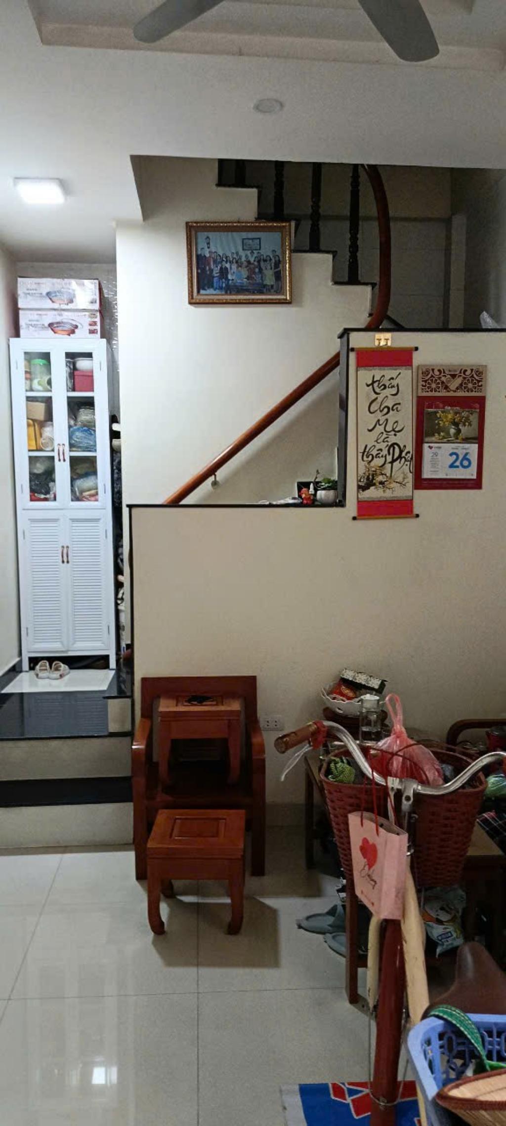 Bán nhà Thịnh Liệt - diện tích 23.5m2 5 tầng - Nhà dân xây khung cột - giá 6,5 tỷ