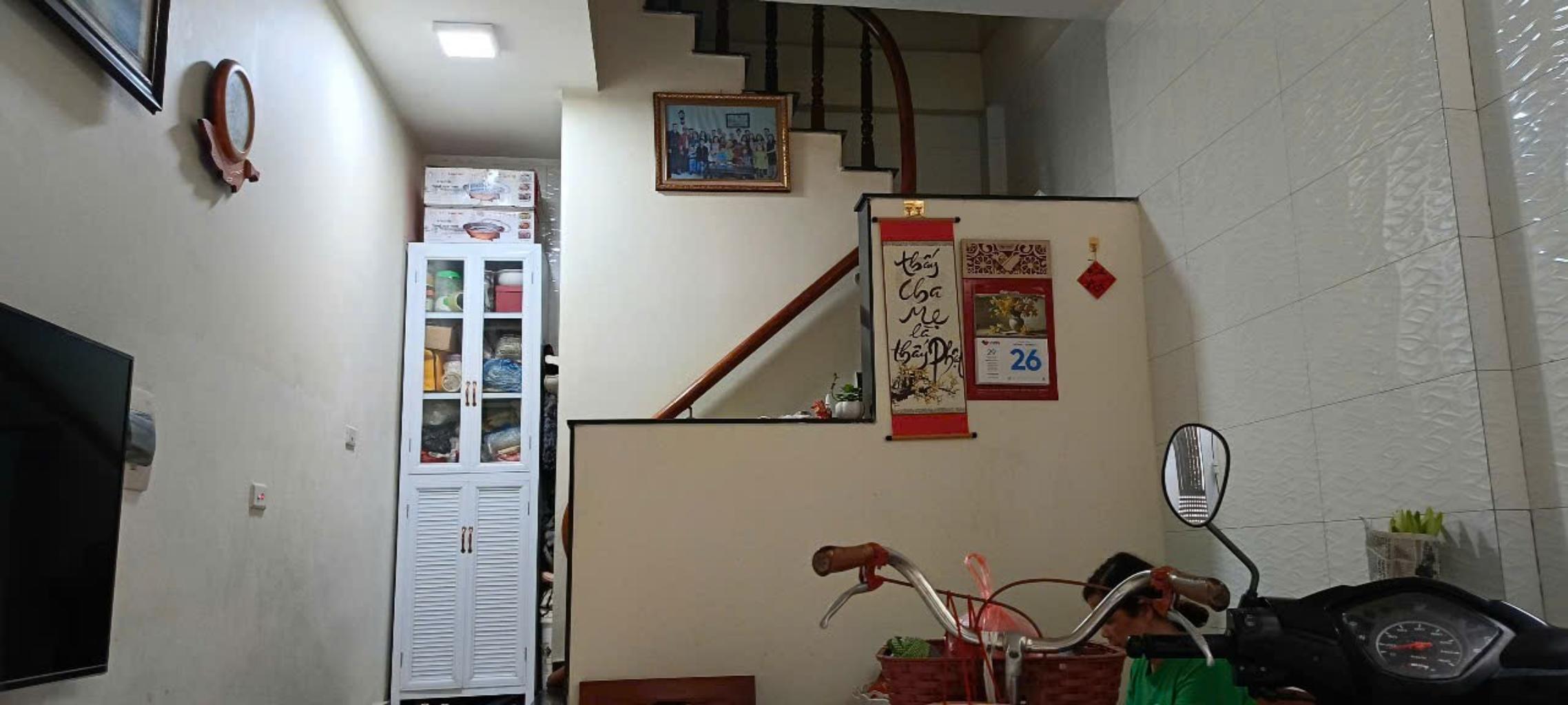 Bán nhà Thịnh Liệt - diện tích 23.5m2 5 tầng - Nhà dân xây khung cột - giá 6,5 tỷ