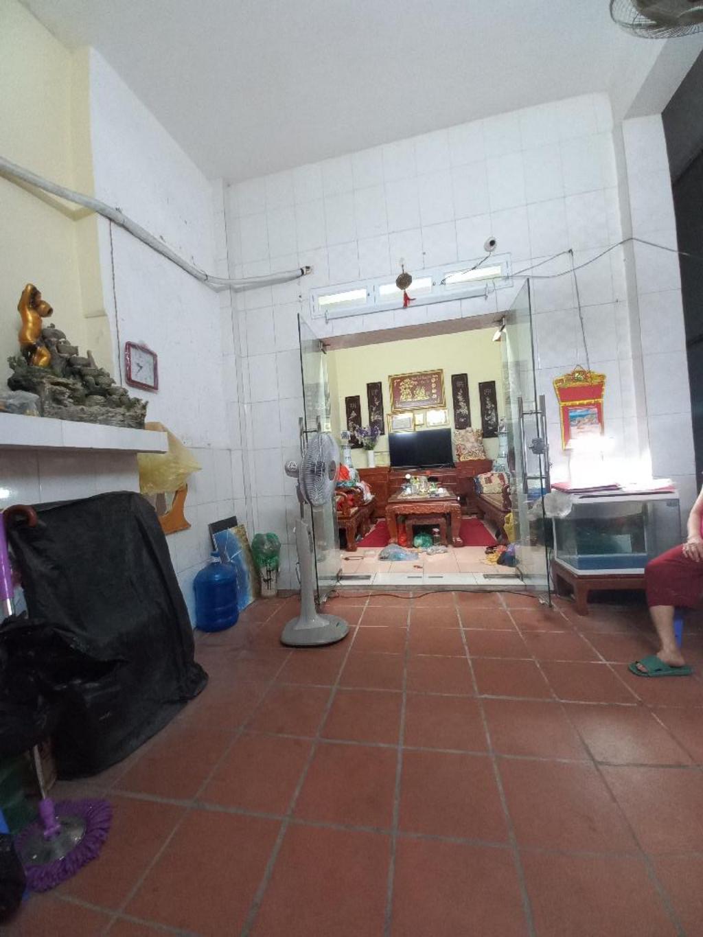 Bán nhà Ngõ Tự Do - diện tích 93.1m2 4 tầng - ô tô tránh - giá 24 tỷ