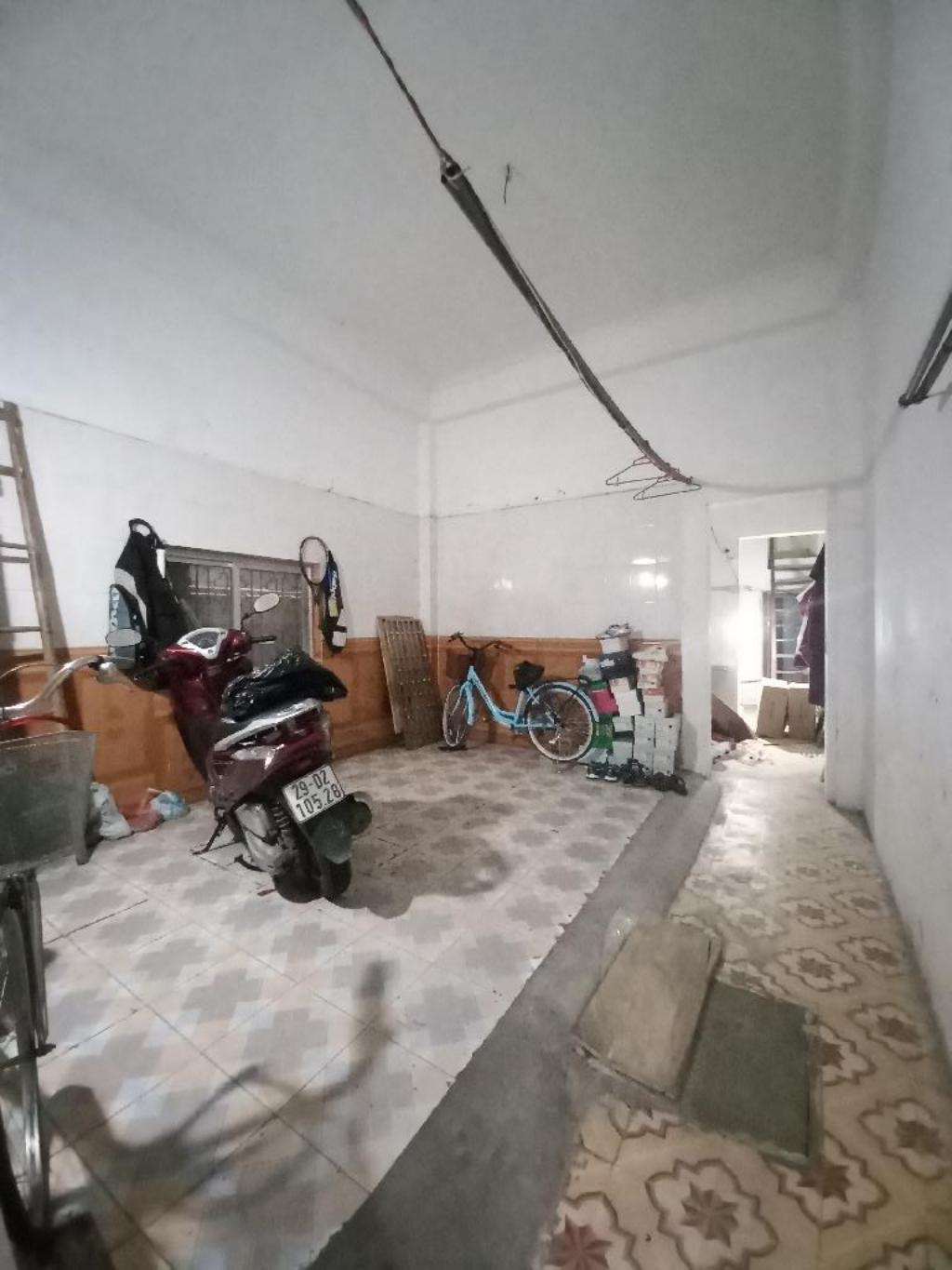 Bán nhà Ngõ Tự Do - diện tích 93.1m2 4 tầng - ô tô tránh - giá 24 tỷ