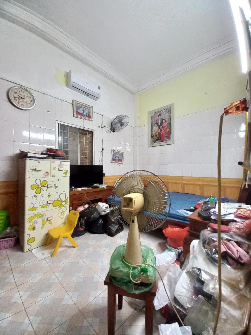 Bán nhà Ngõ Tự Do - diện tích 93.1m2 4 tầng - ô tô tránh - giá 24 tỷ