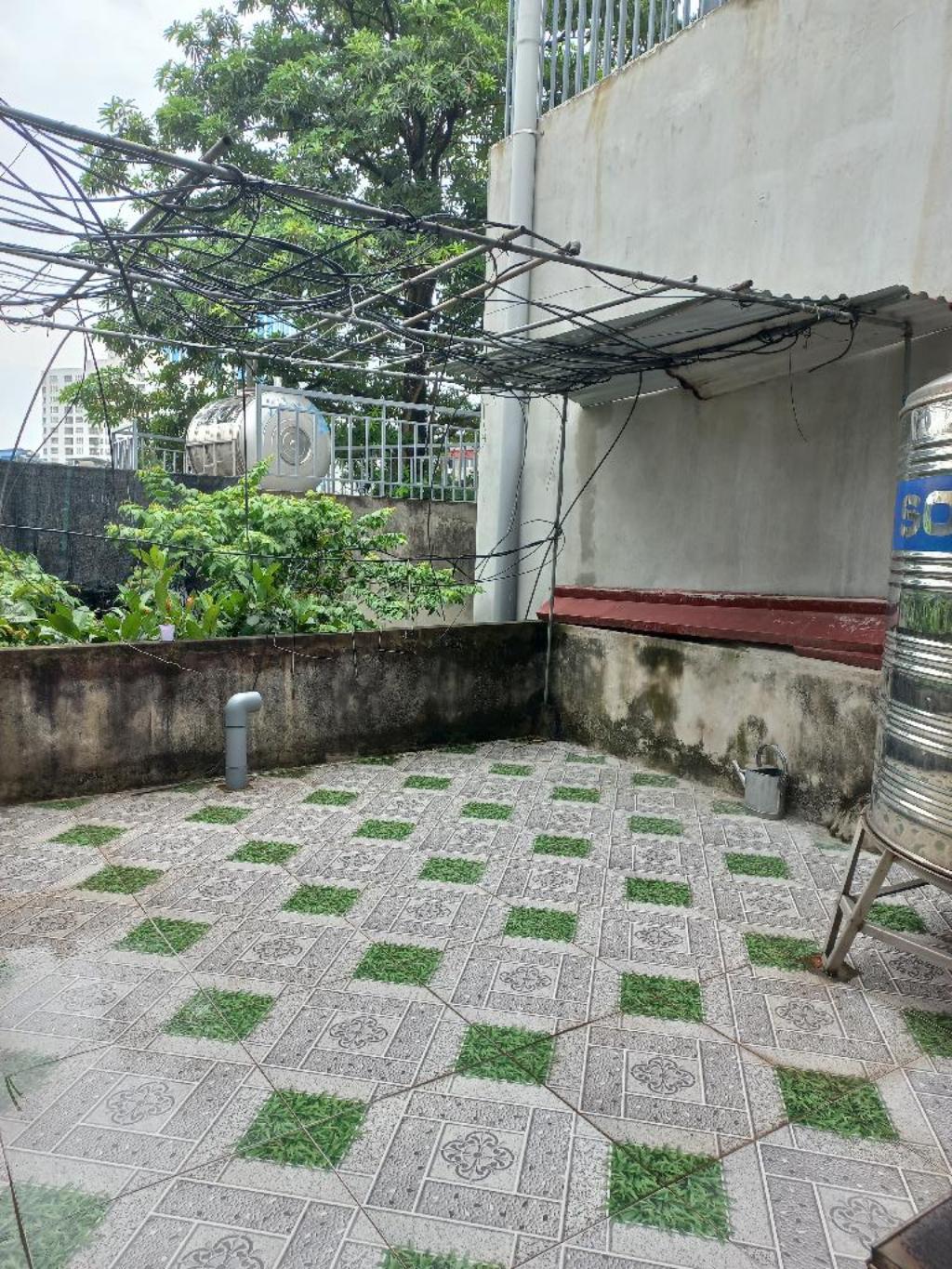 Bán nhà Ngõ Tự Do - diện tích 93.1m2 4 tầng - ô tô tránh - giá 24 tỷ