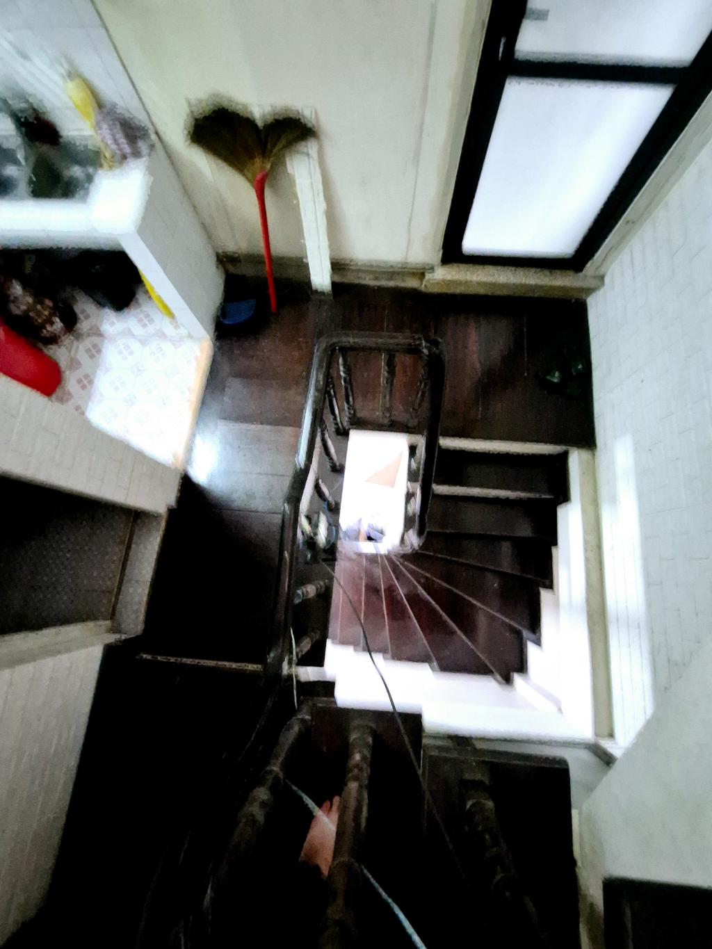 Bán nhà Bạch Mai - diện tích 43m2 3 tầng - ô tô đỗ cửa - giá 8 tỷ