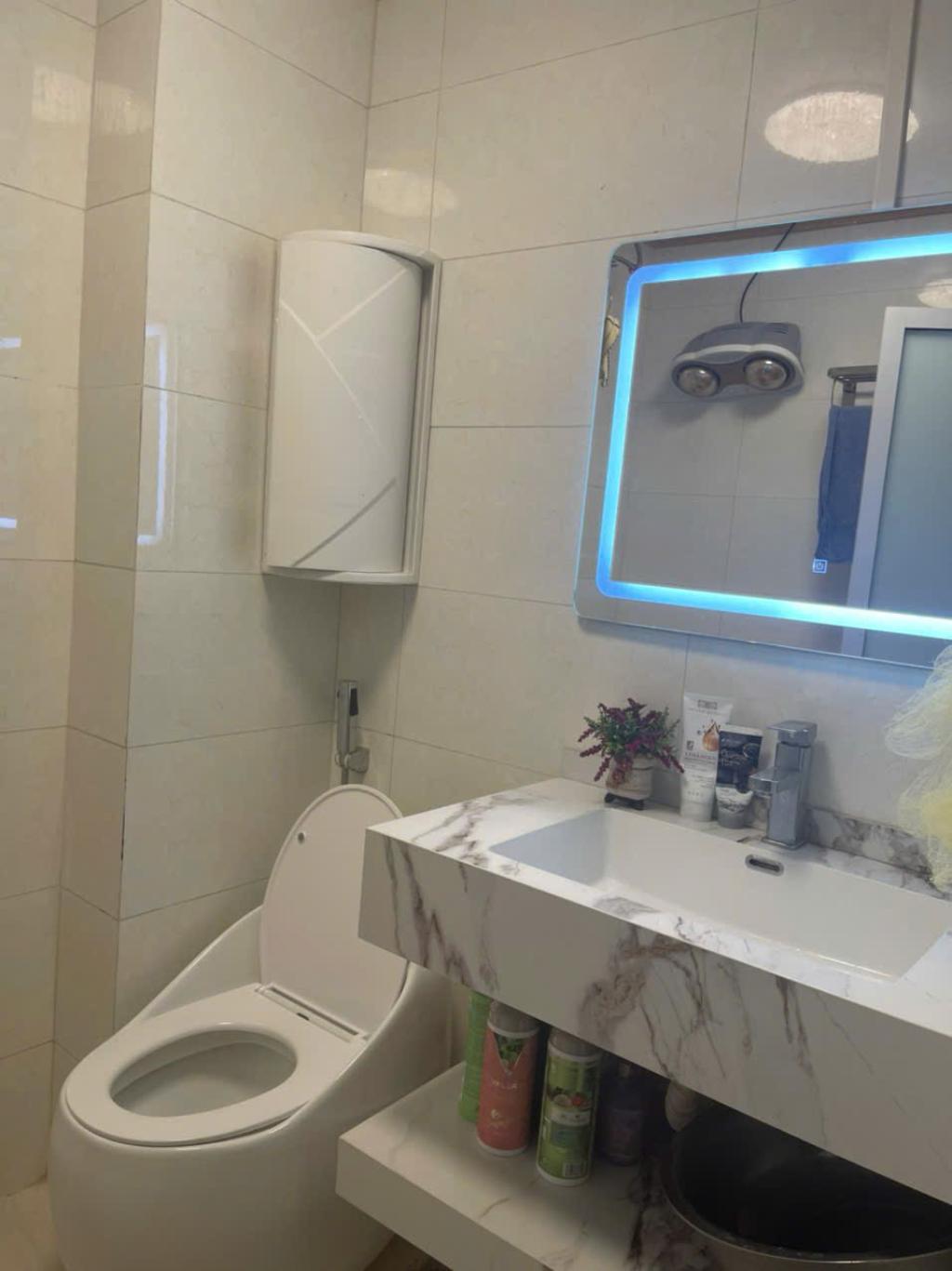 Bán nhà Trương Định - 25.2m2 4 tầng - ngõ nông gần phố - giá 5,85 tỷ