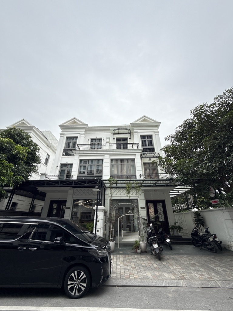 Bán biệt thự Nguyệt Quế Vinhomes Riverside 176m2 x 4 tầng, mặt tiền 8m, Giá 65 tỷ