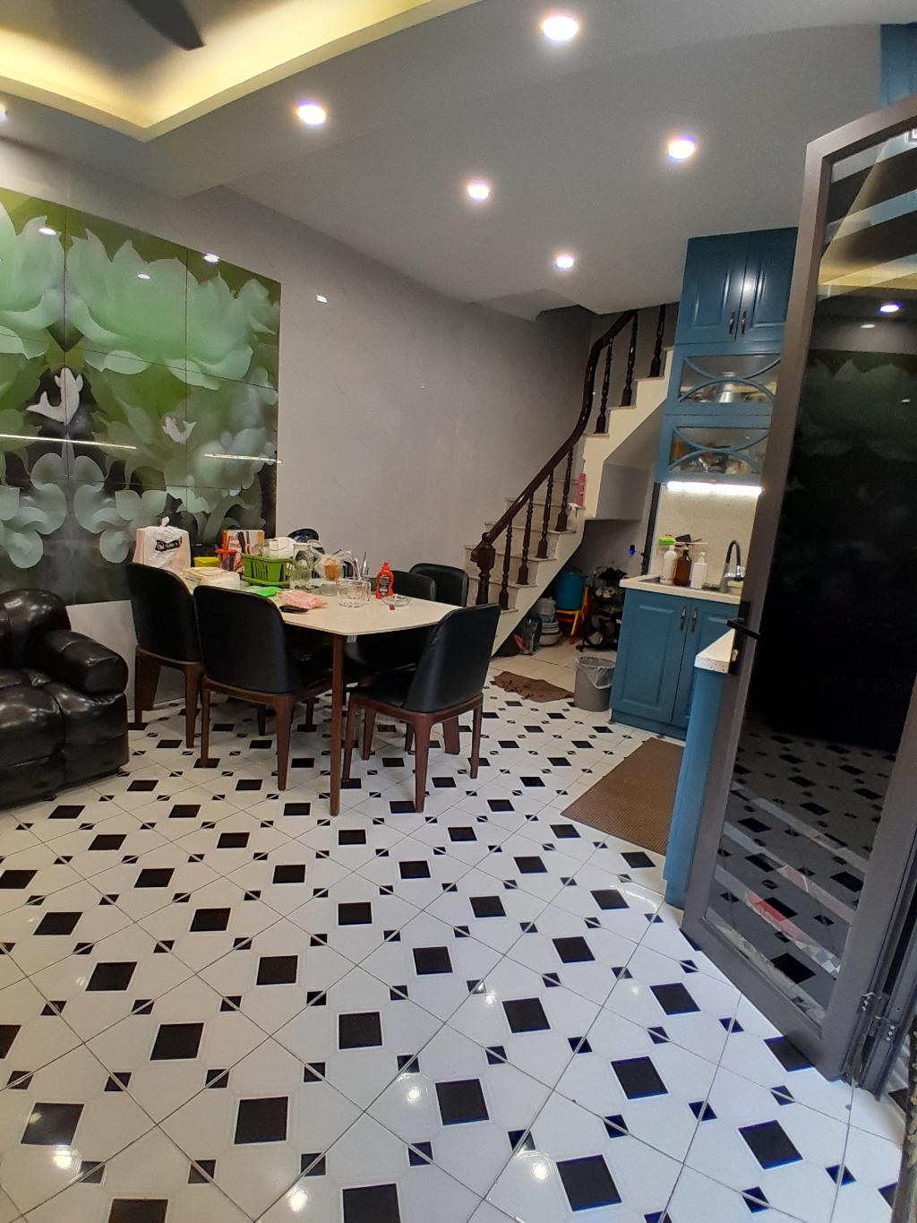 Bán nhà Đê Tô Hoàng - diện tích 50.5m2 2 tầng - Nhà siêu hot, gần Bạch Mai - giá 7,9 tỷ