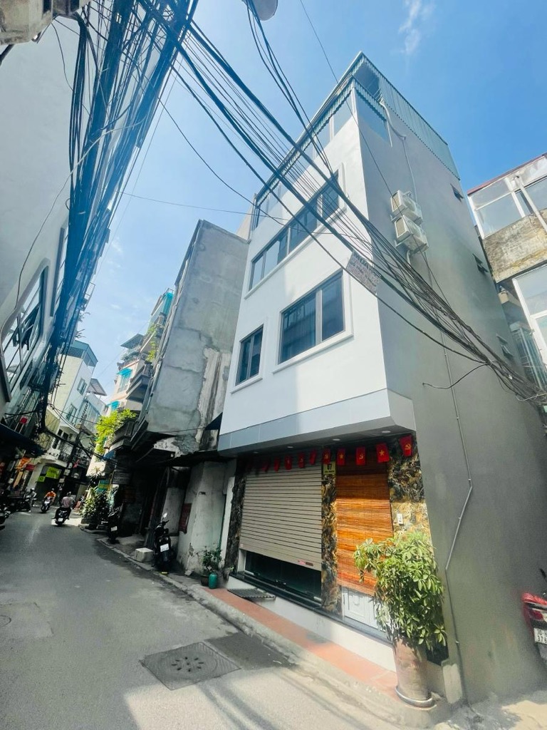 Bán nhà Trần Quý Cáp - diện tích 25.3m2 4 tầng - Lô góc, mặt ngõ kinh doanh - giá 11 tỷ