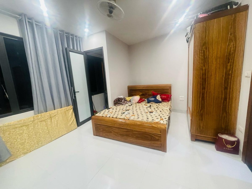 Bán nhà Trần Quý Cáp - diện tích 25.3m2 4 tầng - Lô góc, mặt ngõ kinh doanh - giá 11 tỷ